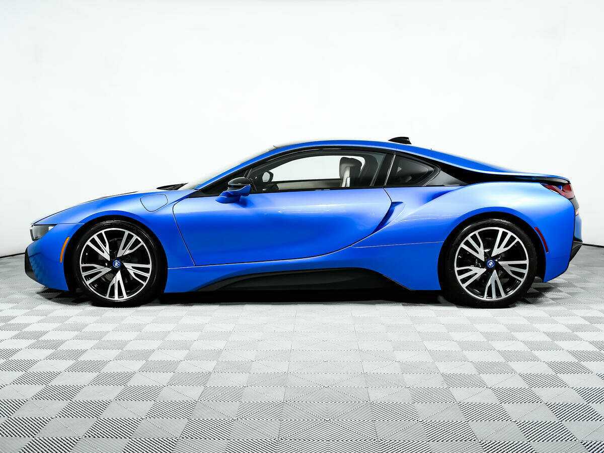 BMW i8 с пробегом — 2016 год. Фото: #7