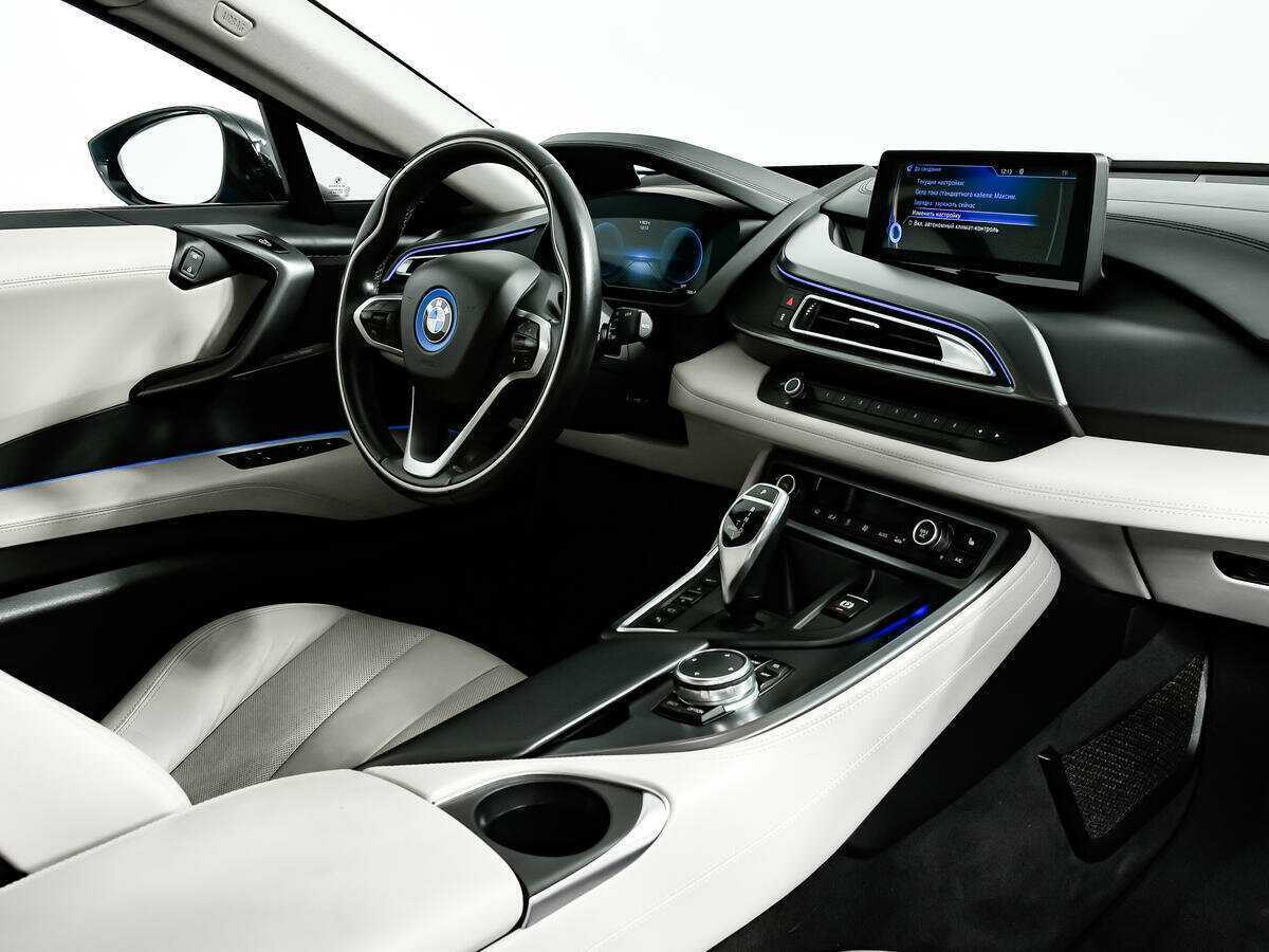 BMW i8 с пробегом — 2016 год. Фото: #8