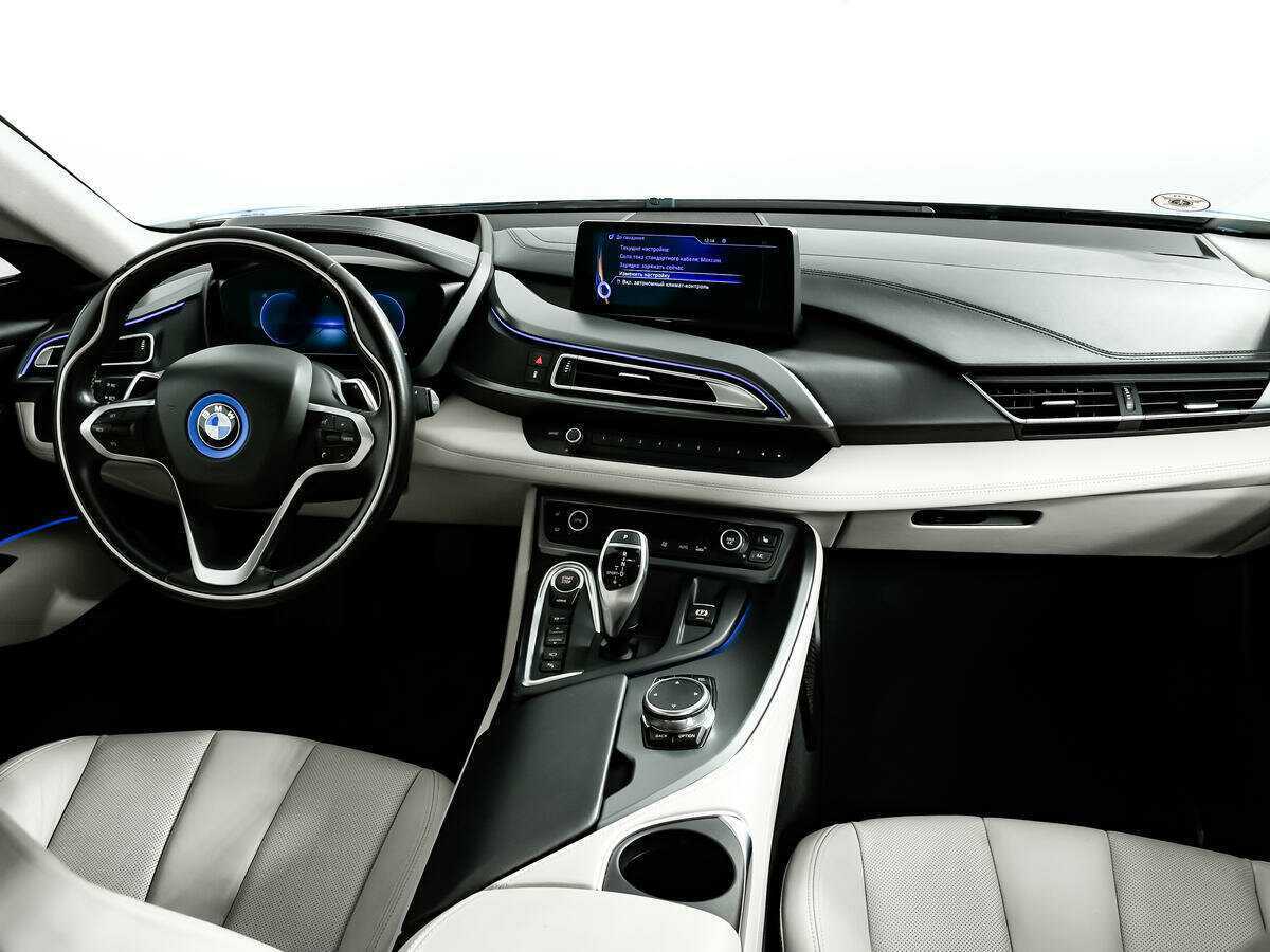 BMW i8 с пробегом — 2016 год. Фото: #10