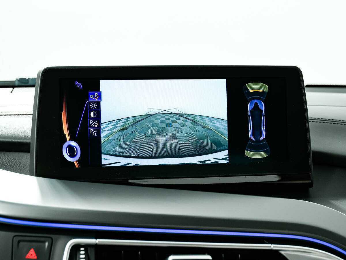 BMW i8 с пробегом — 2016 год. Фото: #15