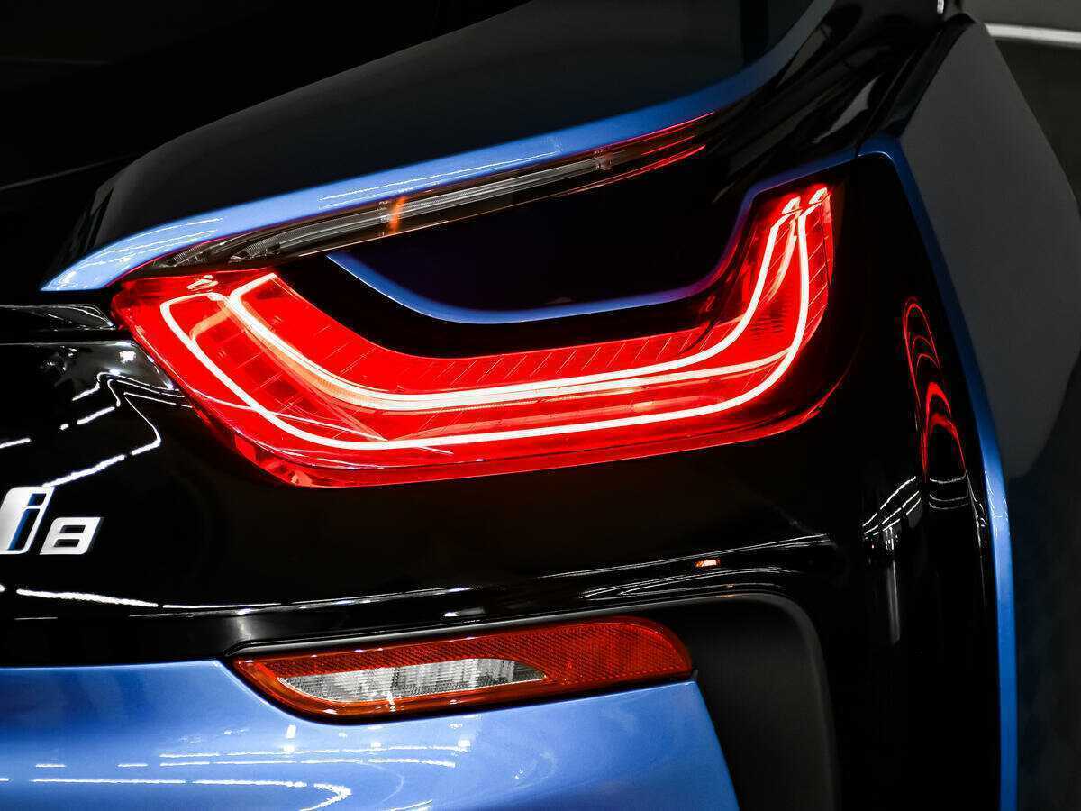 BMW i8 с пробегом — 2016 год. Фото: #16