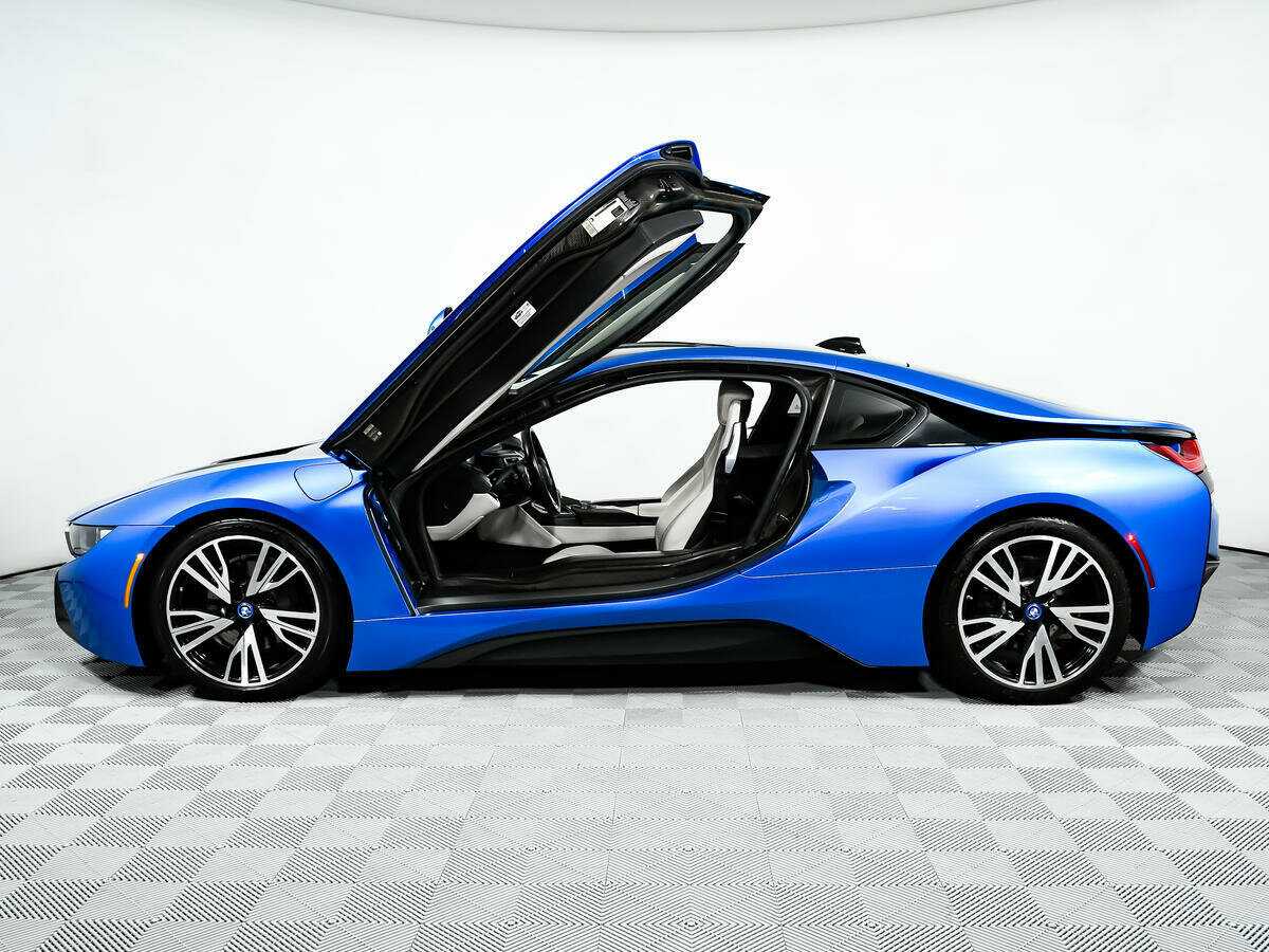 BMW i8 с пробегом — 2016 год. Фото: #19