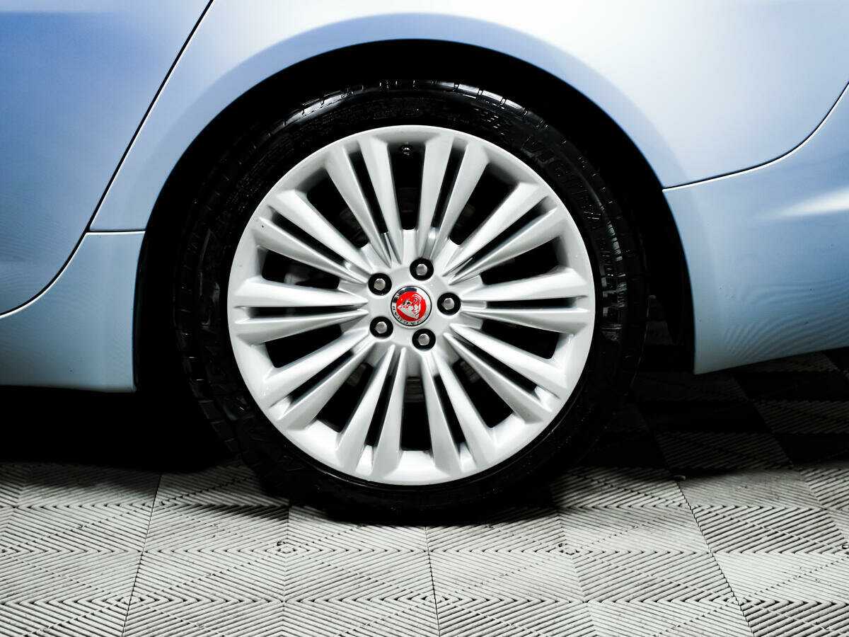 Jaguar XF с пробегом — 2013 год. Фото: #13