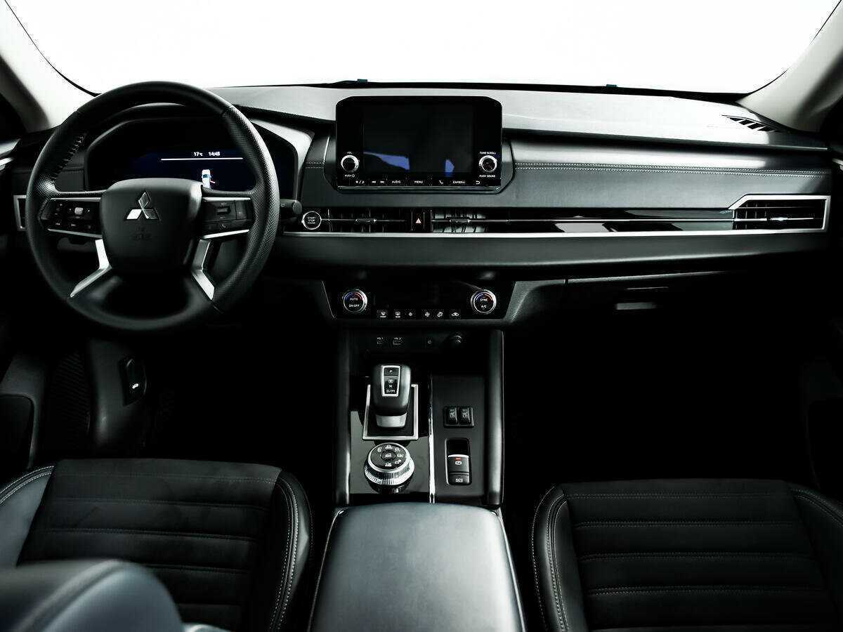 Mitsubishi Outlander с пробегом — 2022 год. Фото: #10