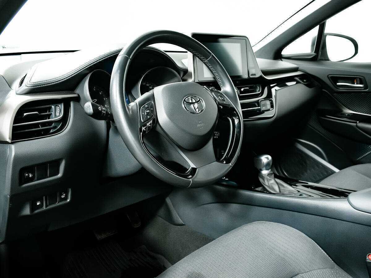 Toyota C-HR с пробегом — 2018 год. Фото: #12