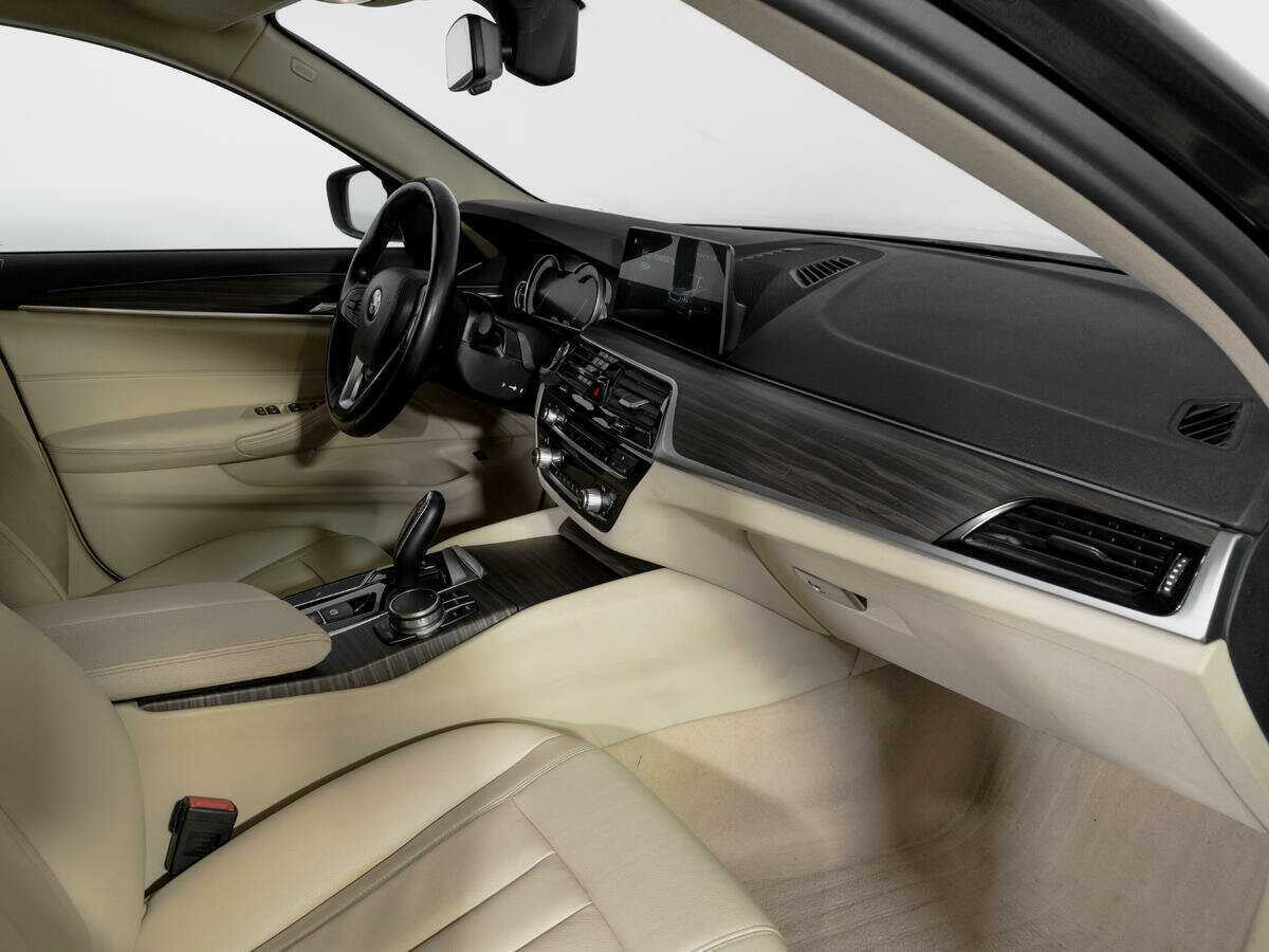 BMW 5 серии с пробегом — 2017 год. Фото: #7