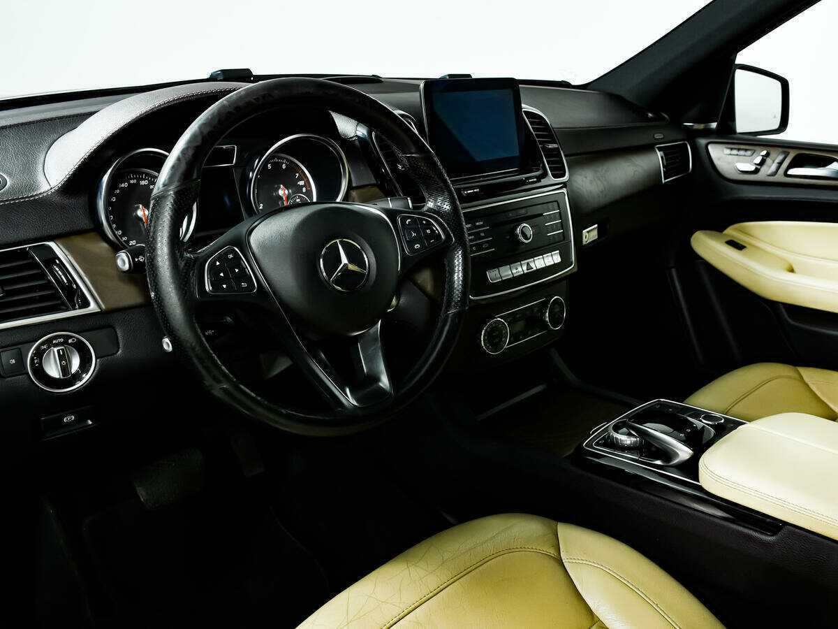 Mercedes-Benz GLE с пробегом — 2016 год. Фото: #12