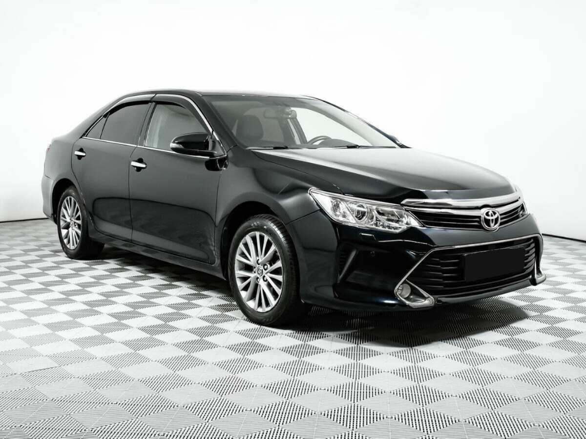 Toyota Camry с пробегом — 2016 год. Фото: #2