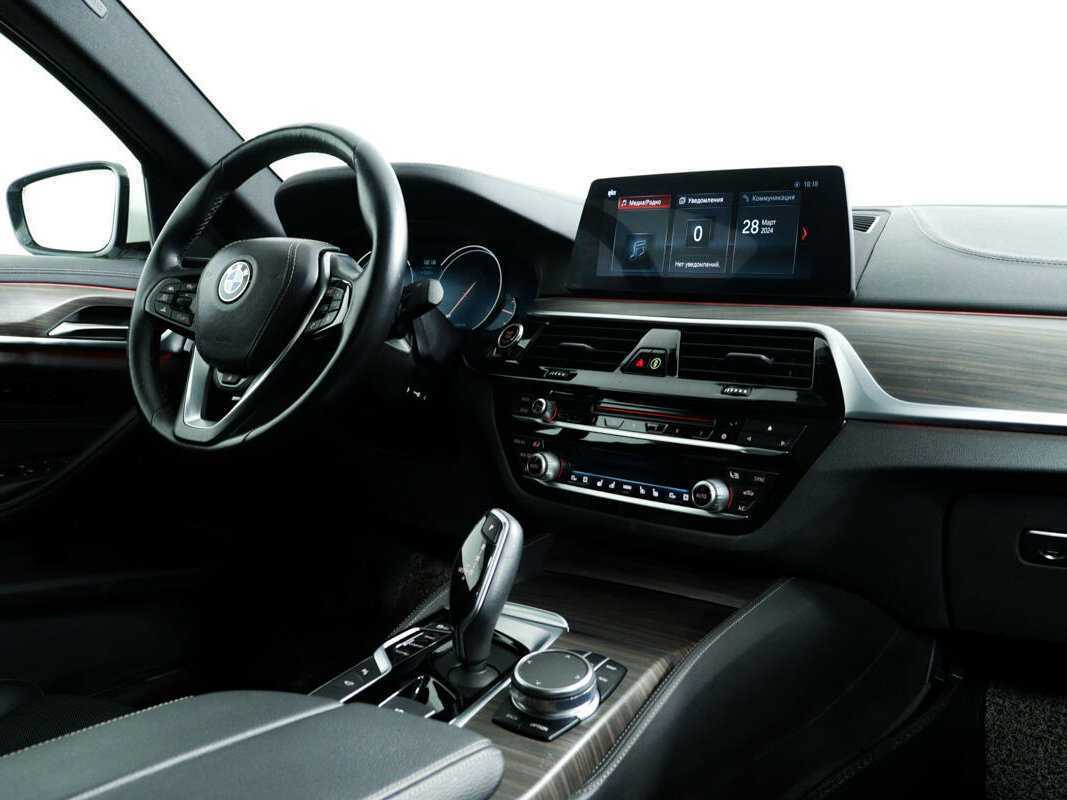 BMW 5 серии с пробегом — 2017 год. Фото: #8