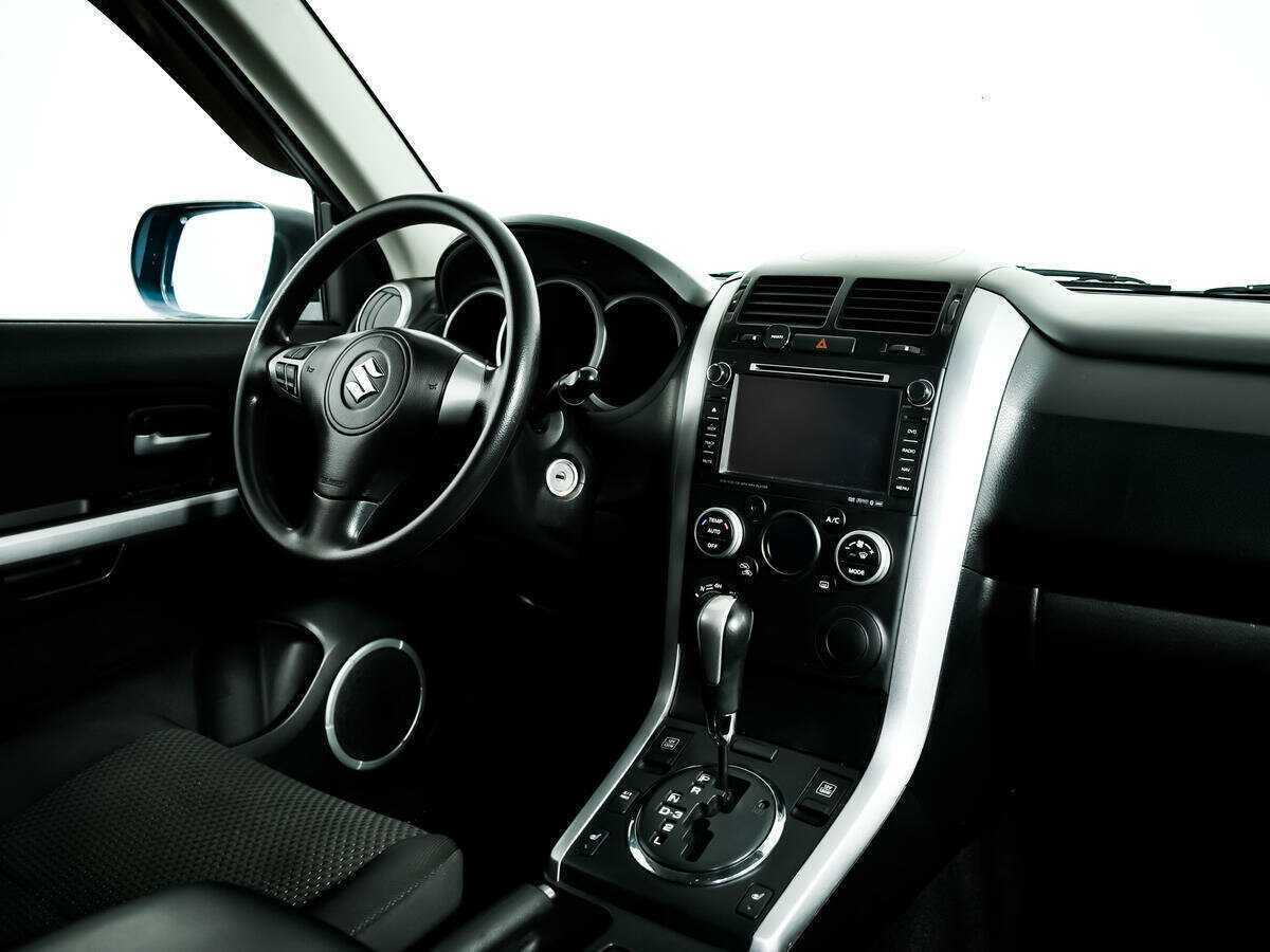 Suzuki Grand Vitara с пробегом — 2011 год. Фото: #8