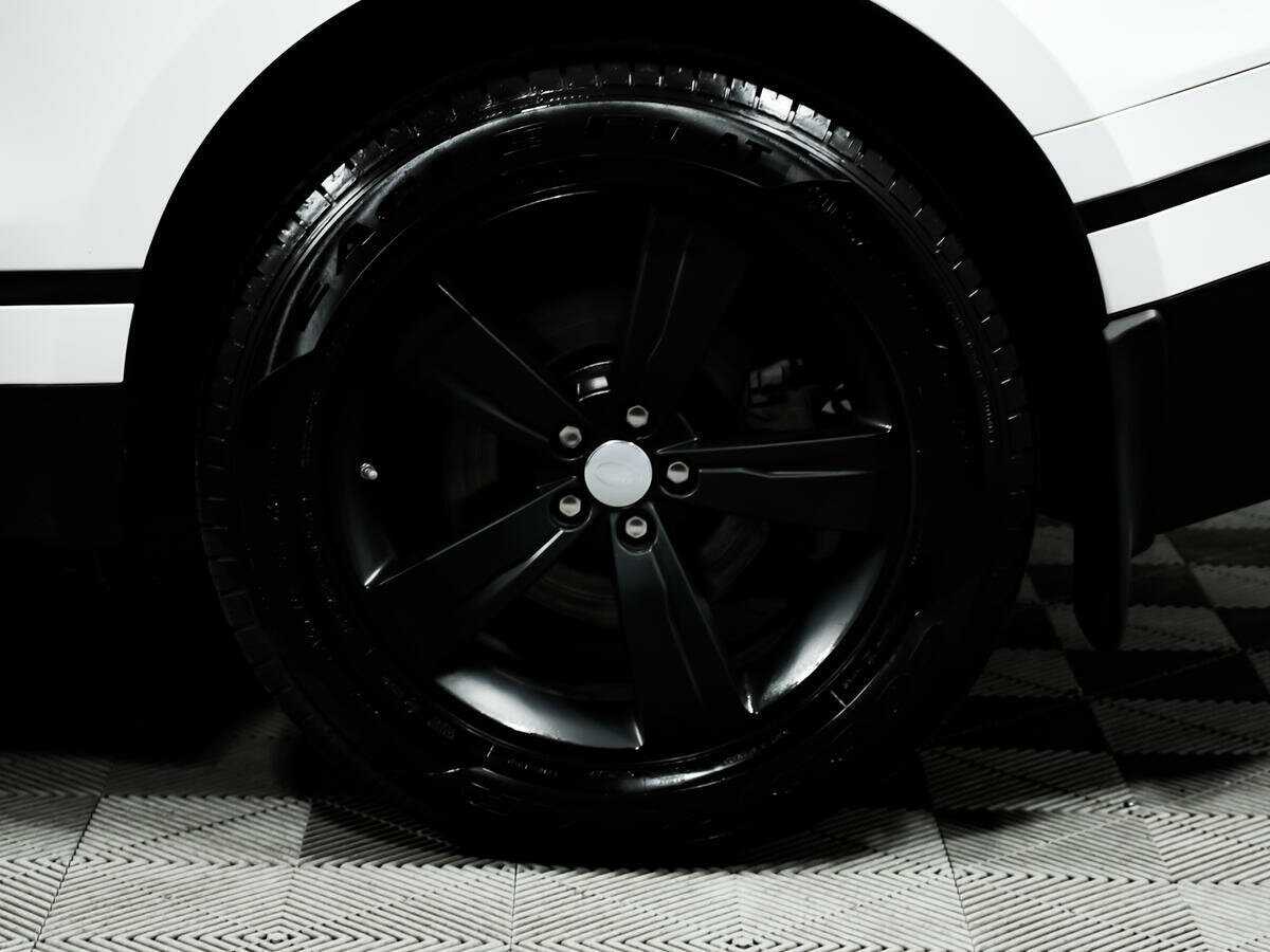 Land Rover Range Rover Velar с пробегом — 2018 год. Фото: #13