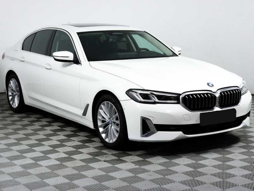 BMW 5 серии с пробегом — 2022 год. Фото: #2