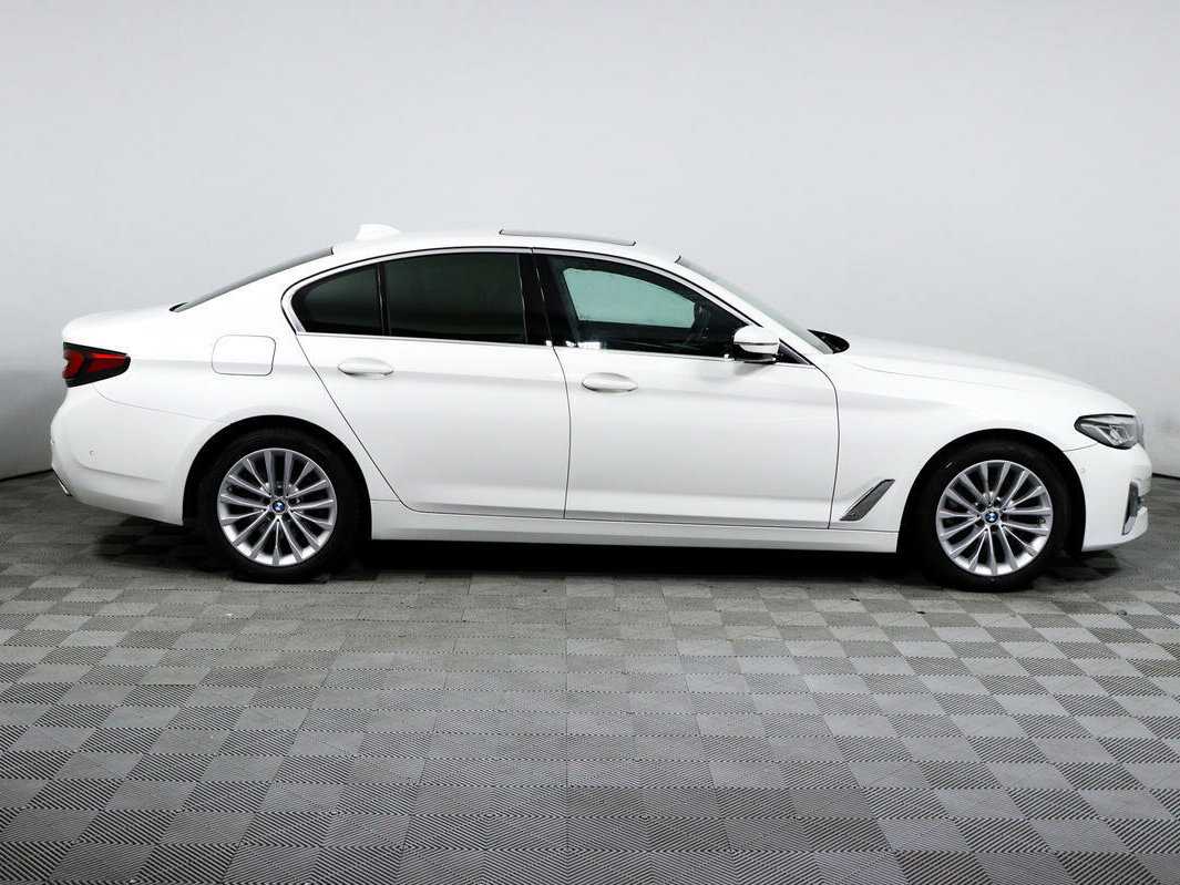 BMW 5 серии с пробегом — 2022 год. Фото: #3
