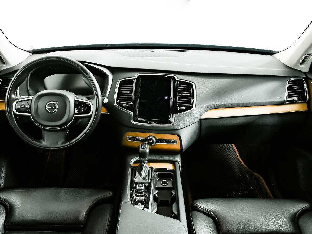 Volvo XC90 с пробегом — 2017 год. Фото: #10