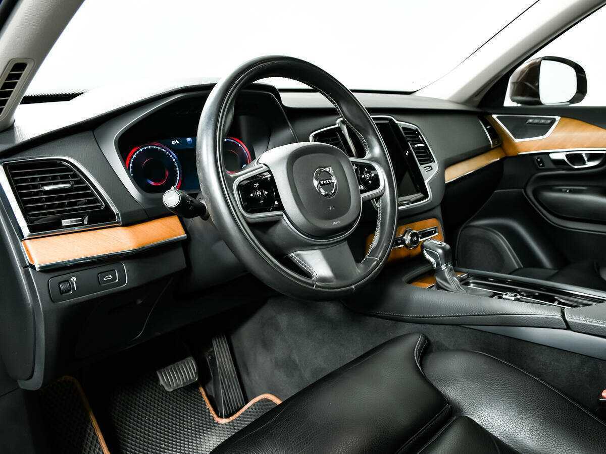 Volvo XC90 с пробегом — 2017 год. Фото: #12