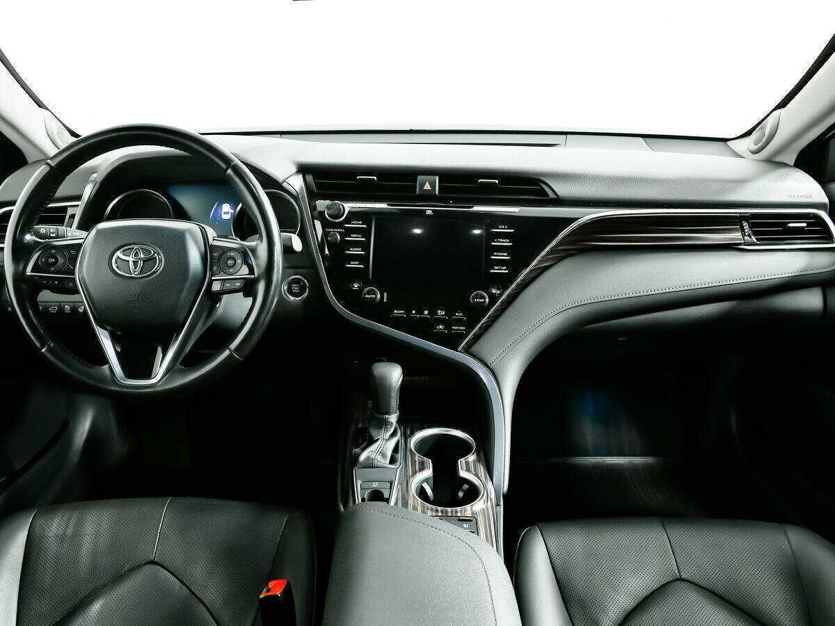 Toyota Camry с пробегом — 2020 год. Фото: #10