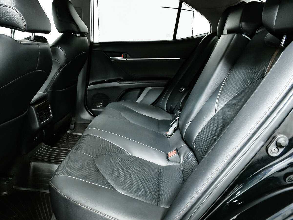 Toyota Camry с пробегом — 2020 год. Фото: #11