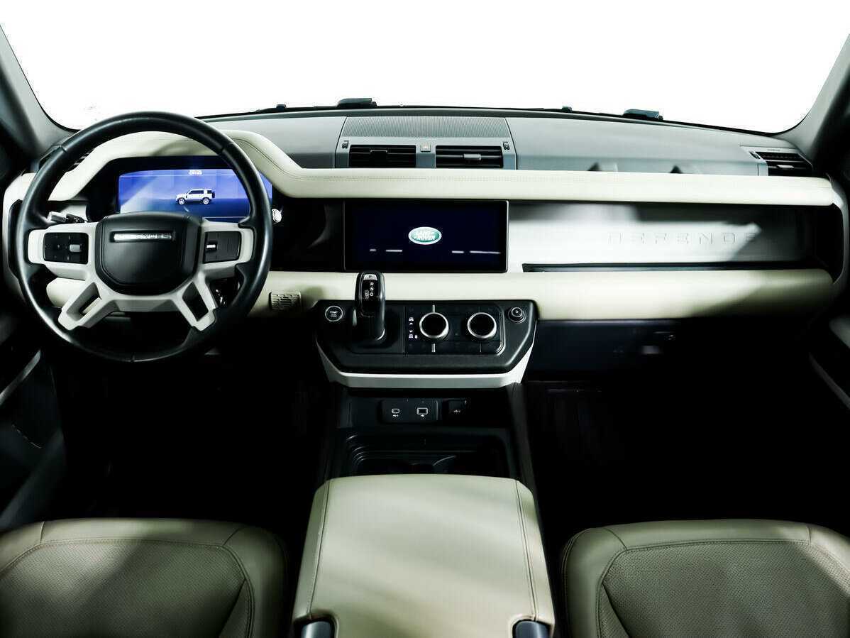 Land Rover Defender с пробегом — 2021 год. Фото: #10