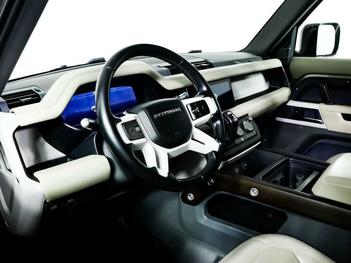 Land Rover Defender с пробегом — 2021 год. Фото: #12