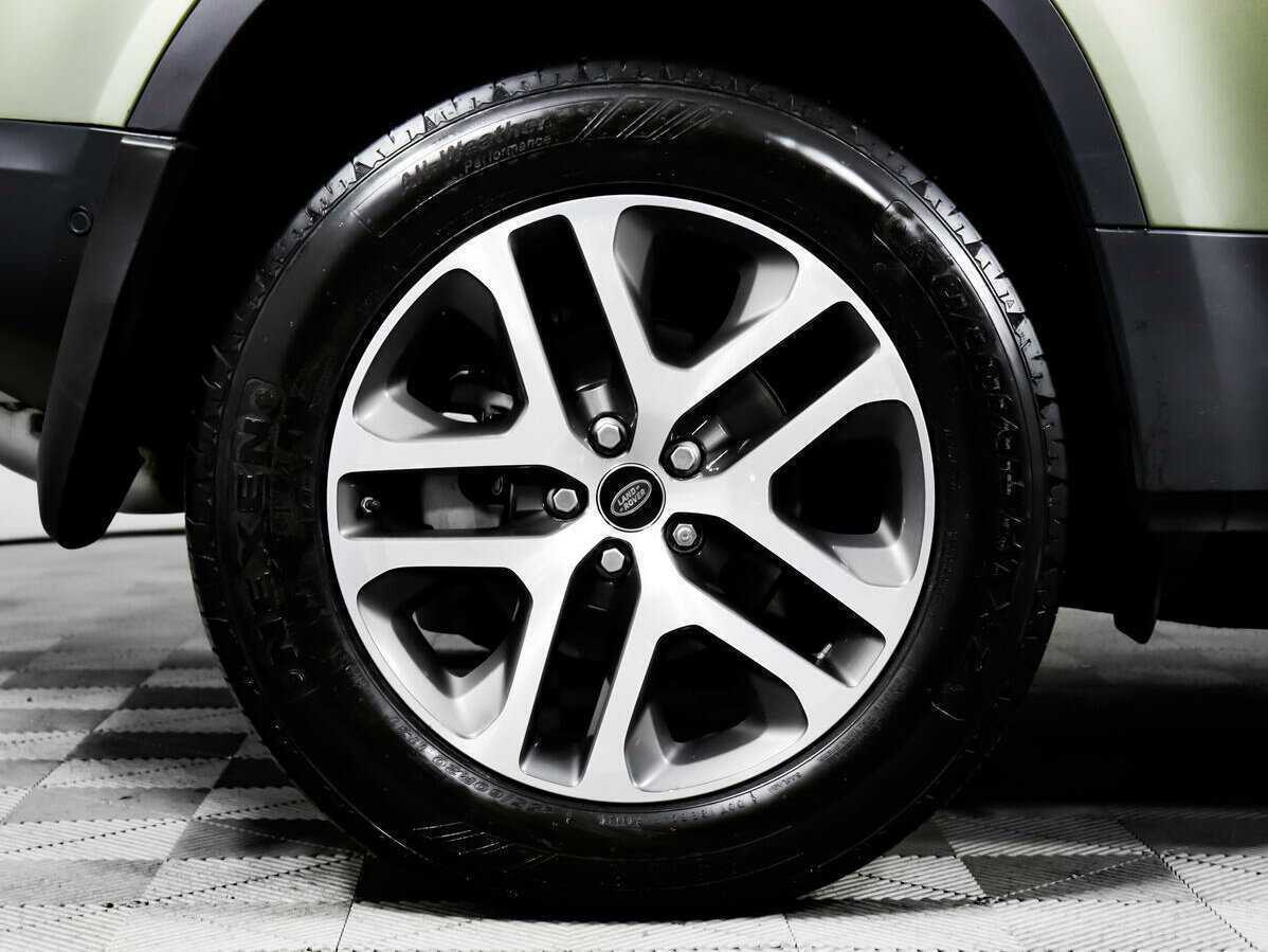 Land Rover Defender с пробегом — 2021 год. Фото: #13