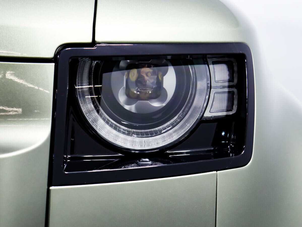 Land Rover Defender с пробегом — 2021 год. Фото: #14