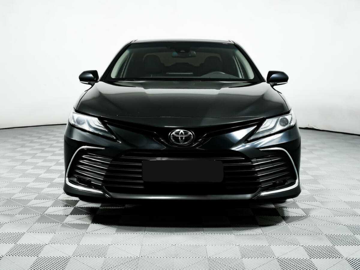 Toyota Camry с пробегом — 2022 год. Фото: #1