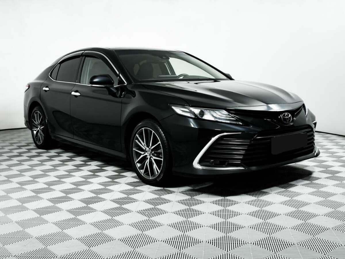 Toyota Camry с пробегом — 2022 год. Фото: #2