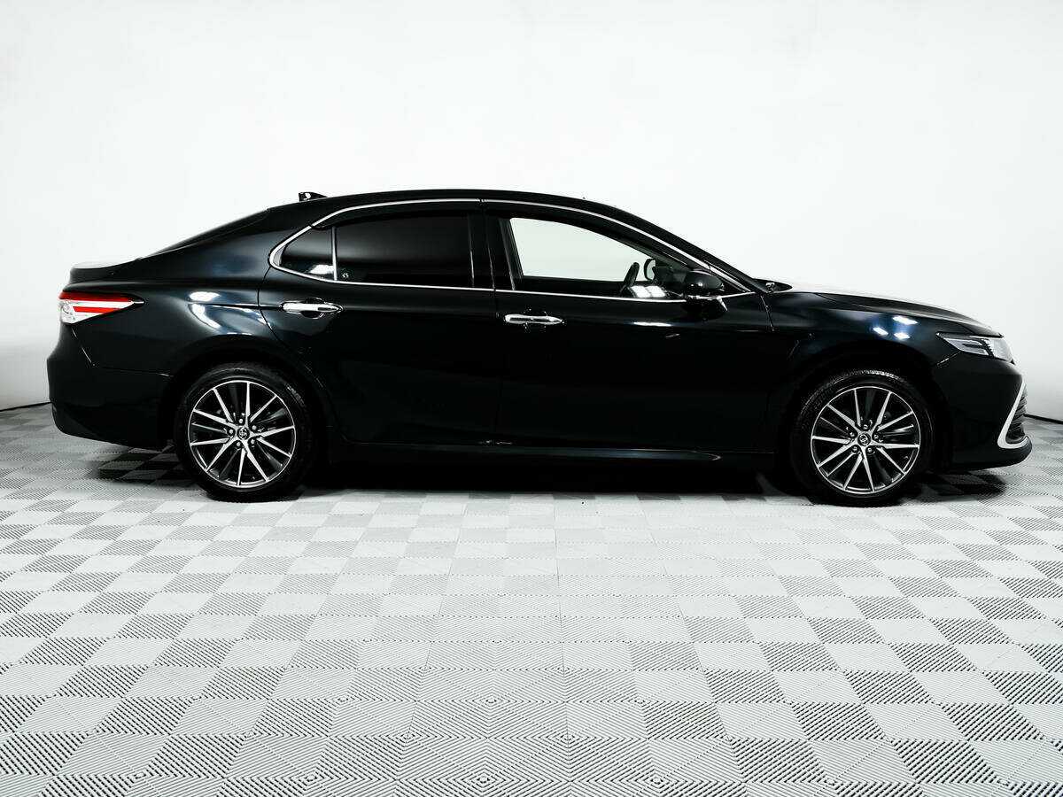 Toyota Camry с пробегом — 2022 год. Фото: #3