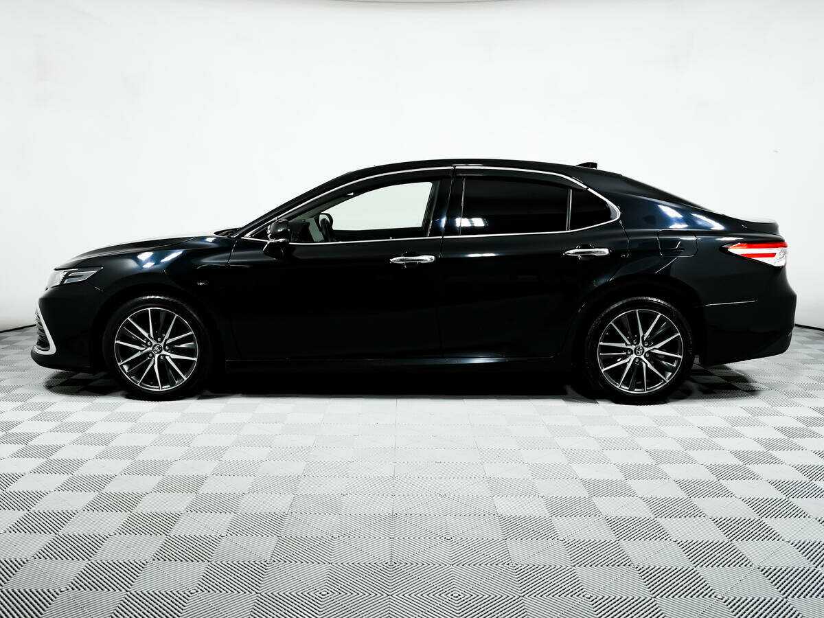 Toyota Camry с пробегом — 2022 год. Фото: #7