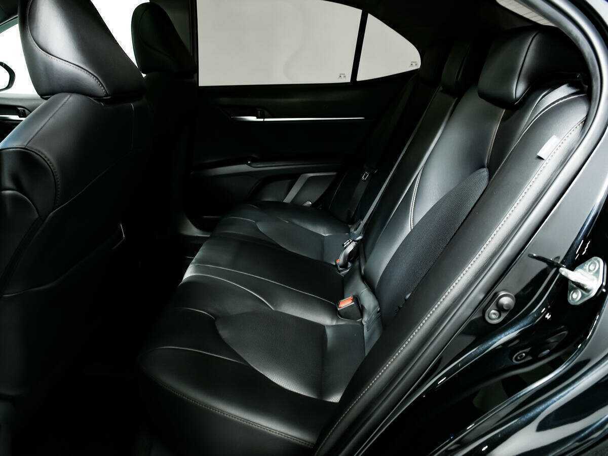 Toyota Camry с пробегом — 2022 год. Фото: #11