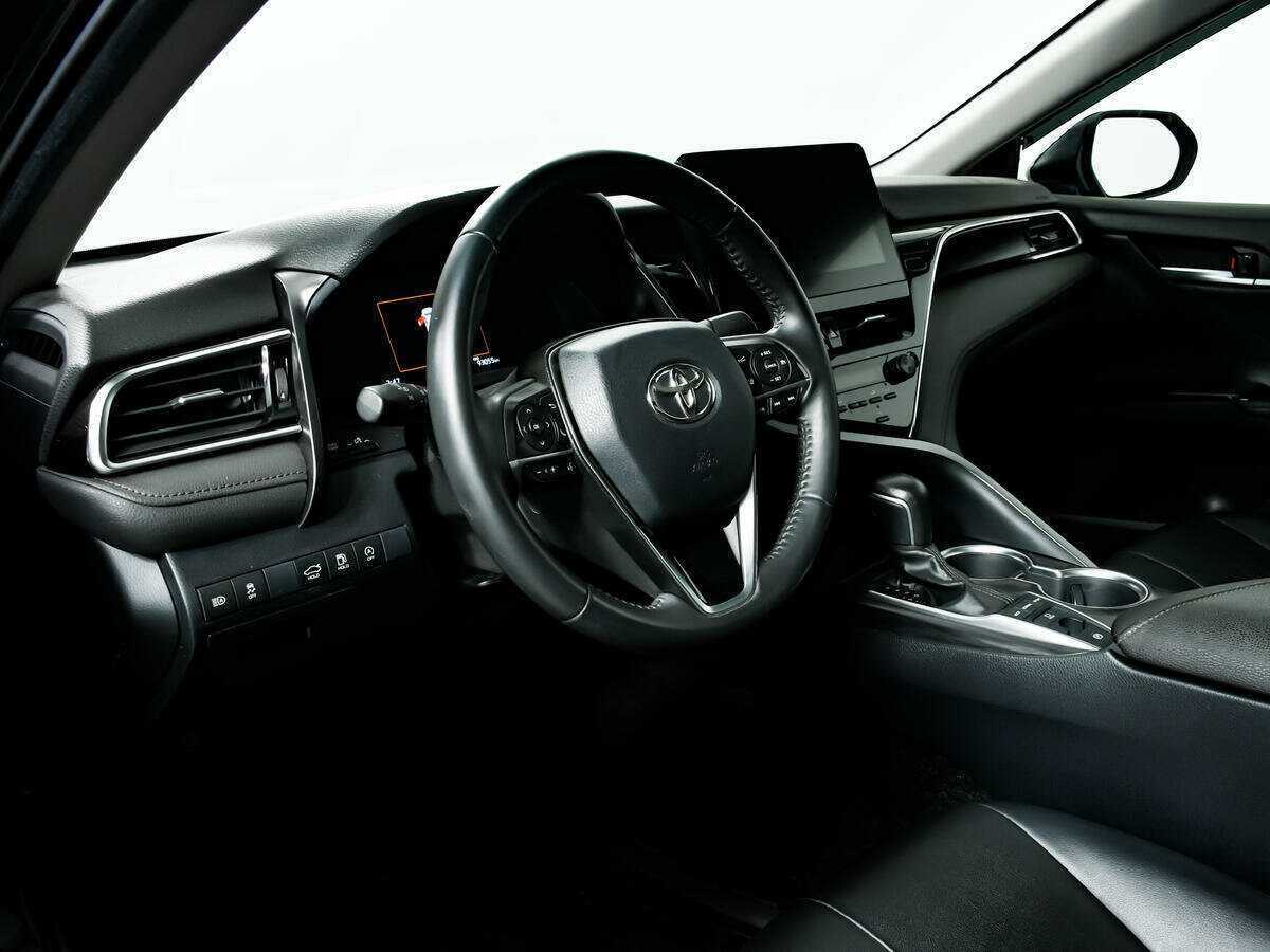 Toyota Camry с пробегом — 2022 год. Фото: #12