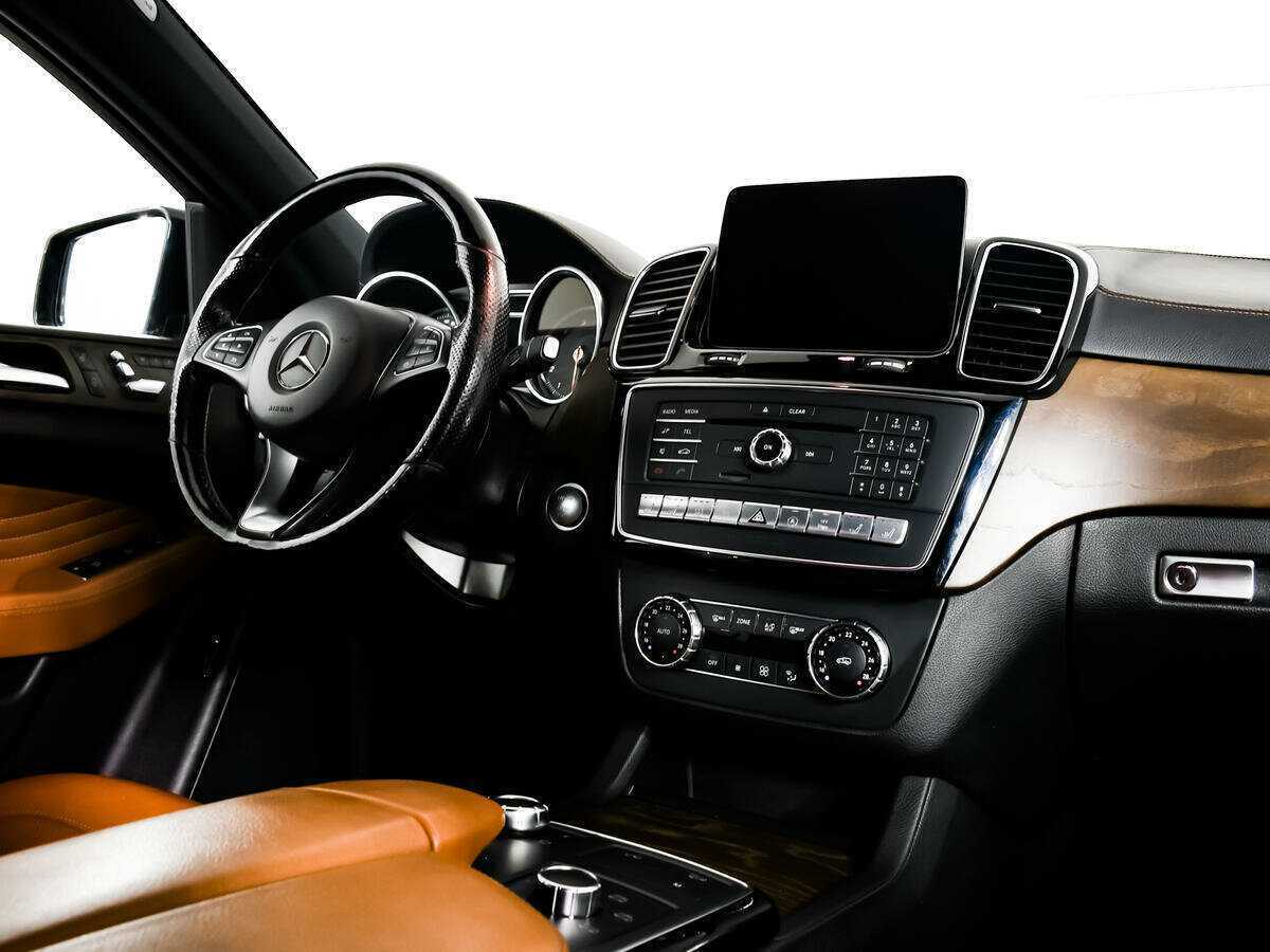 Mercedes-Benz GLE Coupe с пробегом — 2016 год. Фото: #8