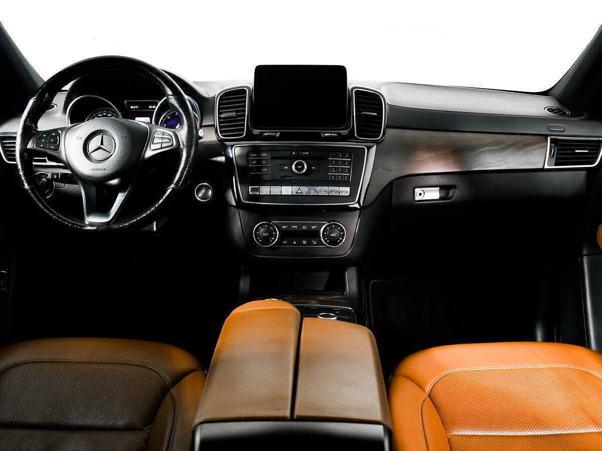 Mercedes-Benz GLE Coupe с пробегом — 2016 год. Фото: #10