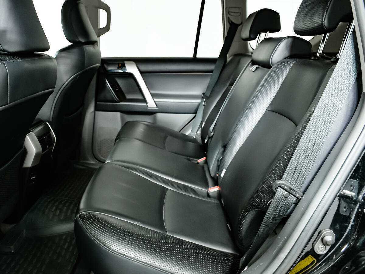 Toyota Land Cruiser Prado с пробегом — 2010 год. Фото: #9