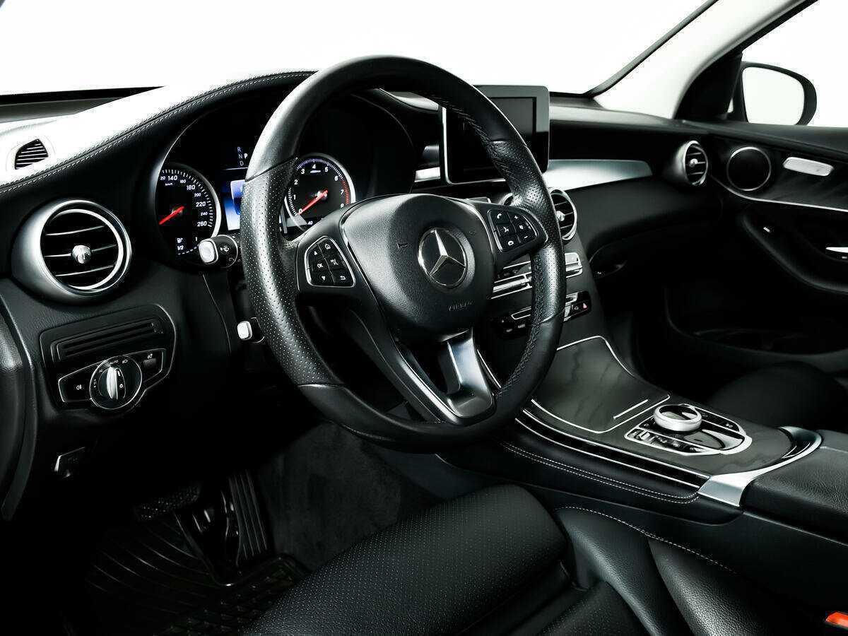 Mercedes-Benz GLC с пробегом — 2017 год. Фото: #10