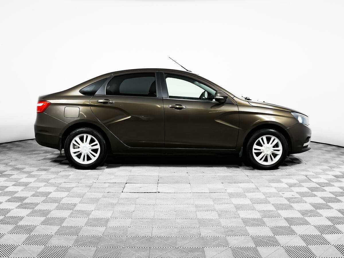 Lada (ВАЗ) Vesta с пробегом — 2017 год. Фото: #3