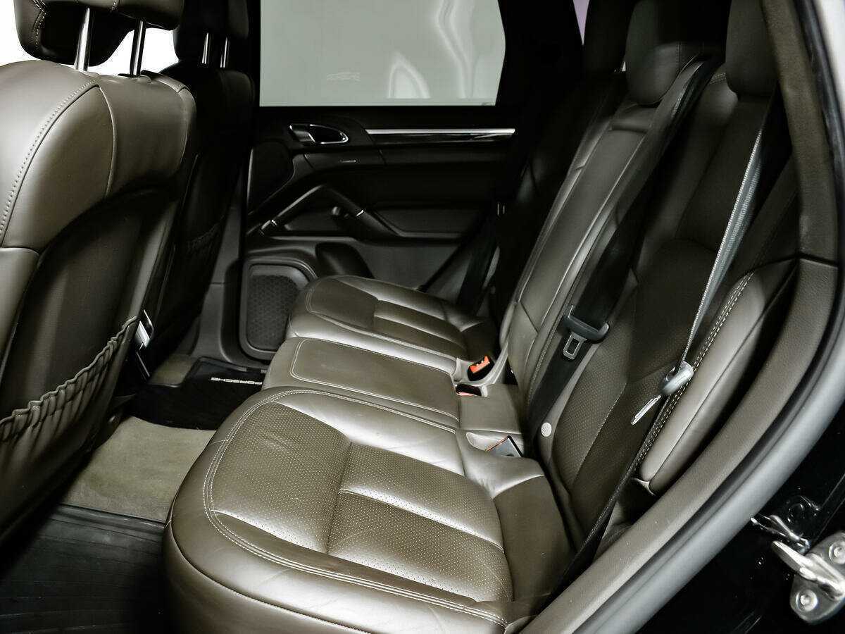 Porsche Cayenne с пробегом — 2015 год. Фото: #9