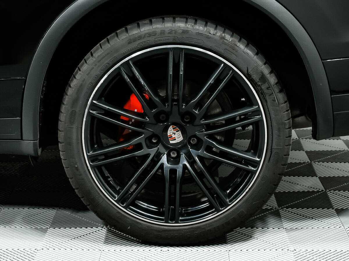 Porsche Cayenne с пробегом — 2015 год. Фото: #11