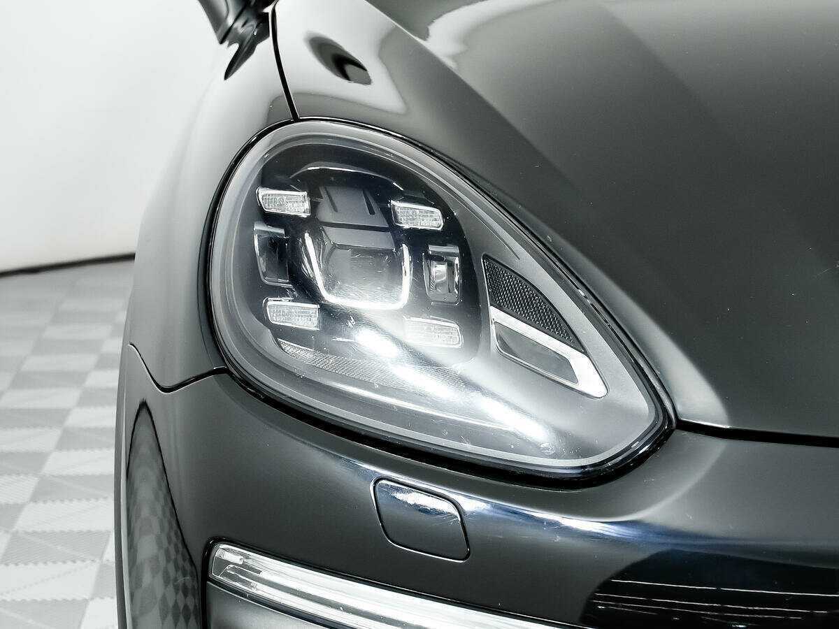 Porsche Cayenne с пробегом — 2015 год. Фото: #12