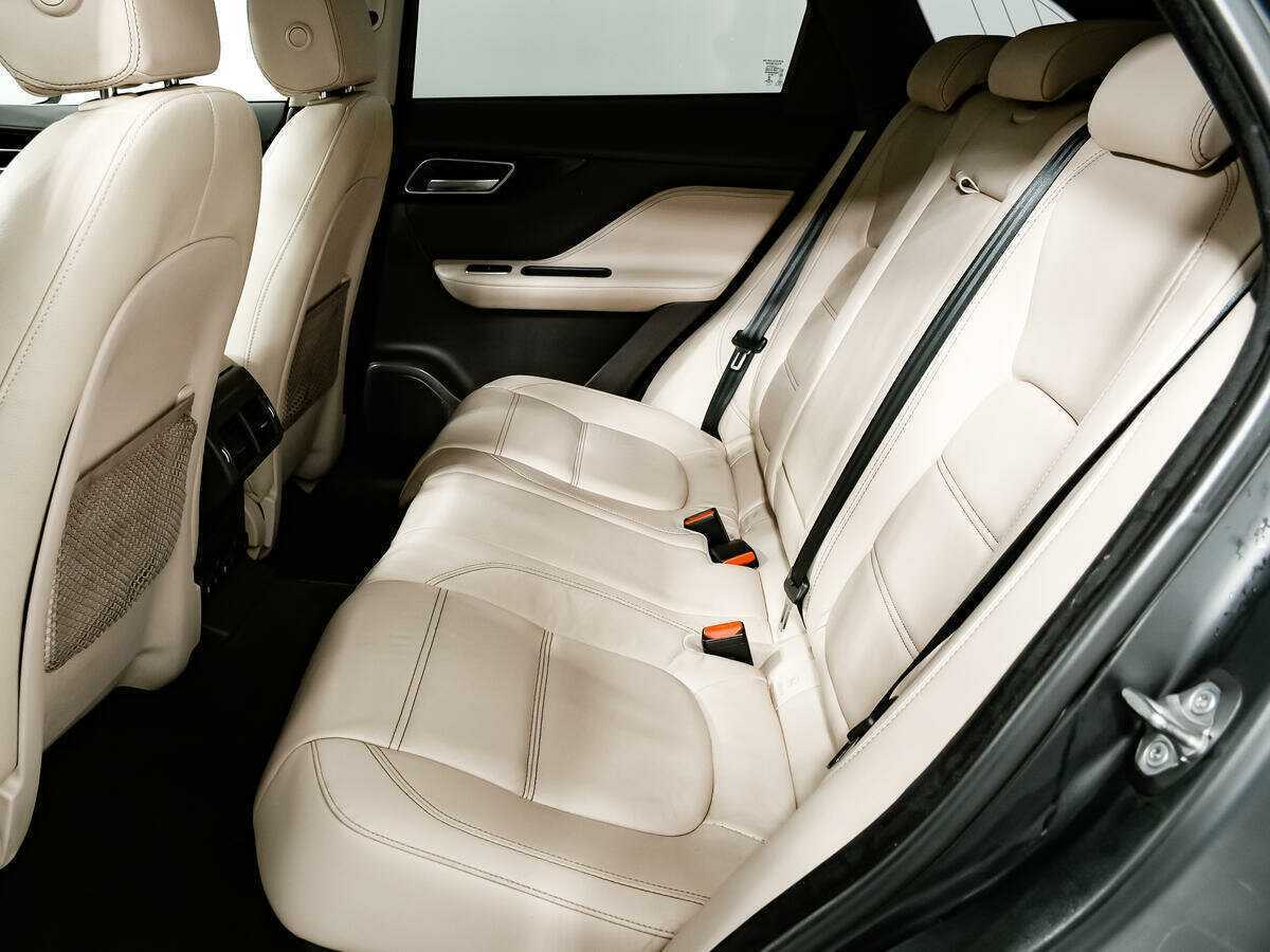 Jaguar F-Pace с пробегом — 2016 год. Фото: #11