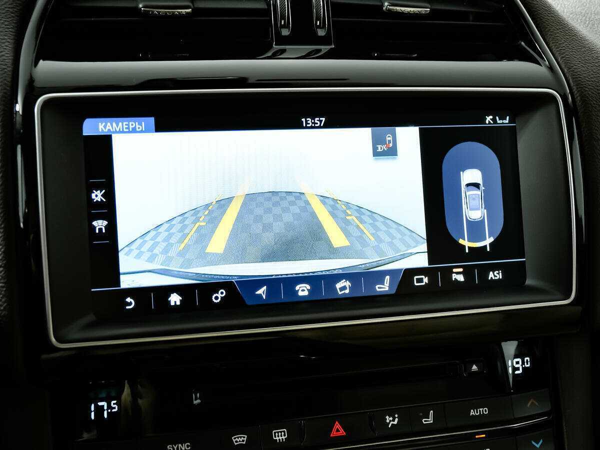 Jaguar F-Pace с пробегом — 2016 год. Фото: #15