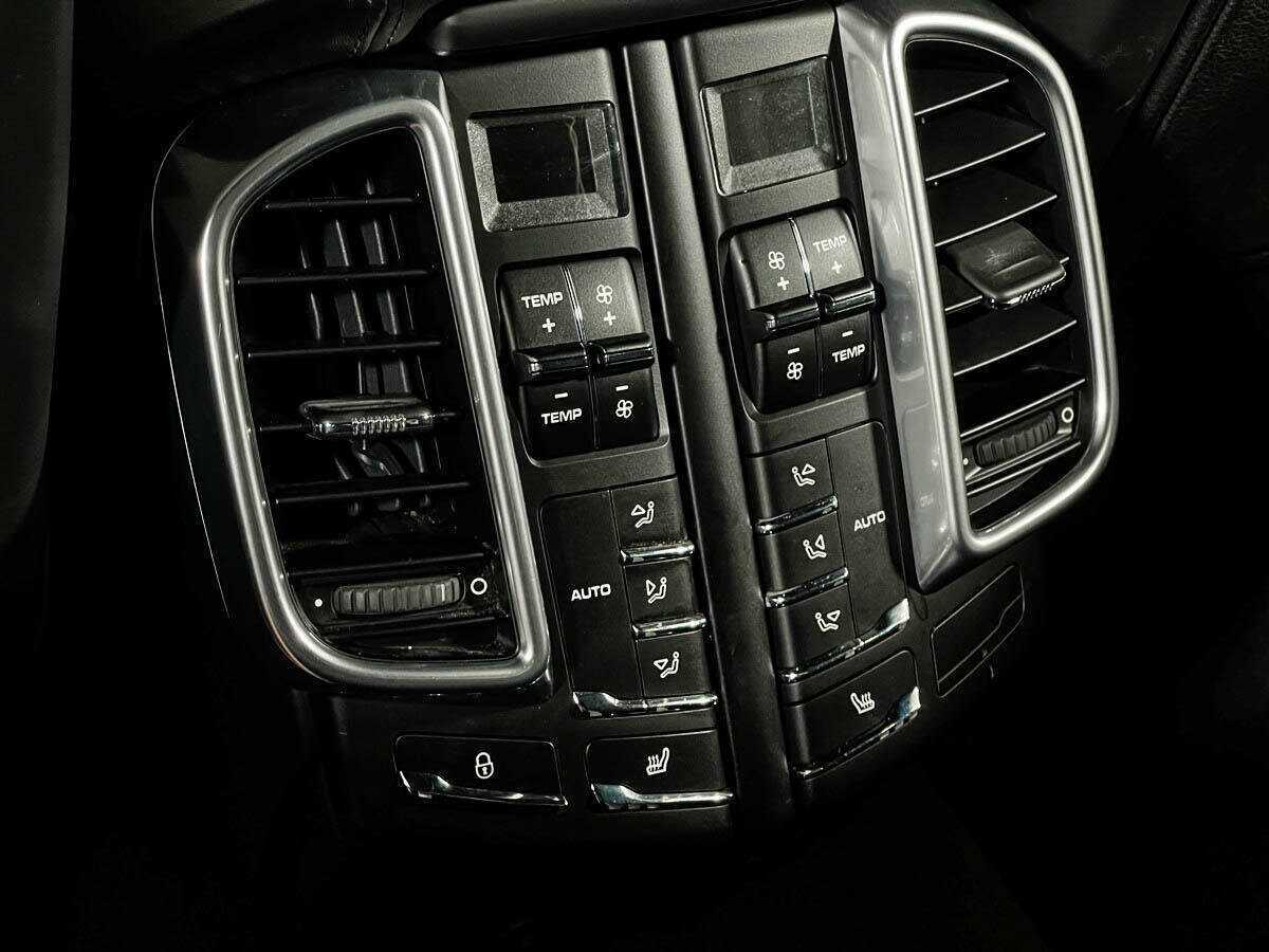 Porsche Cayenne с пробегом — 2012 год. Фото: #13