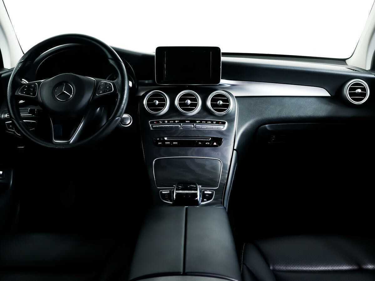 Mercedes-Benz GLC Coupe с пробегом — 2016 год. Фото: #10