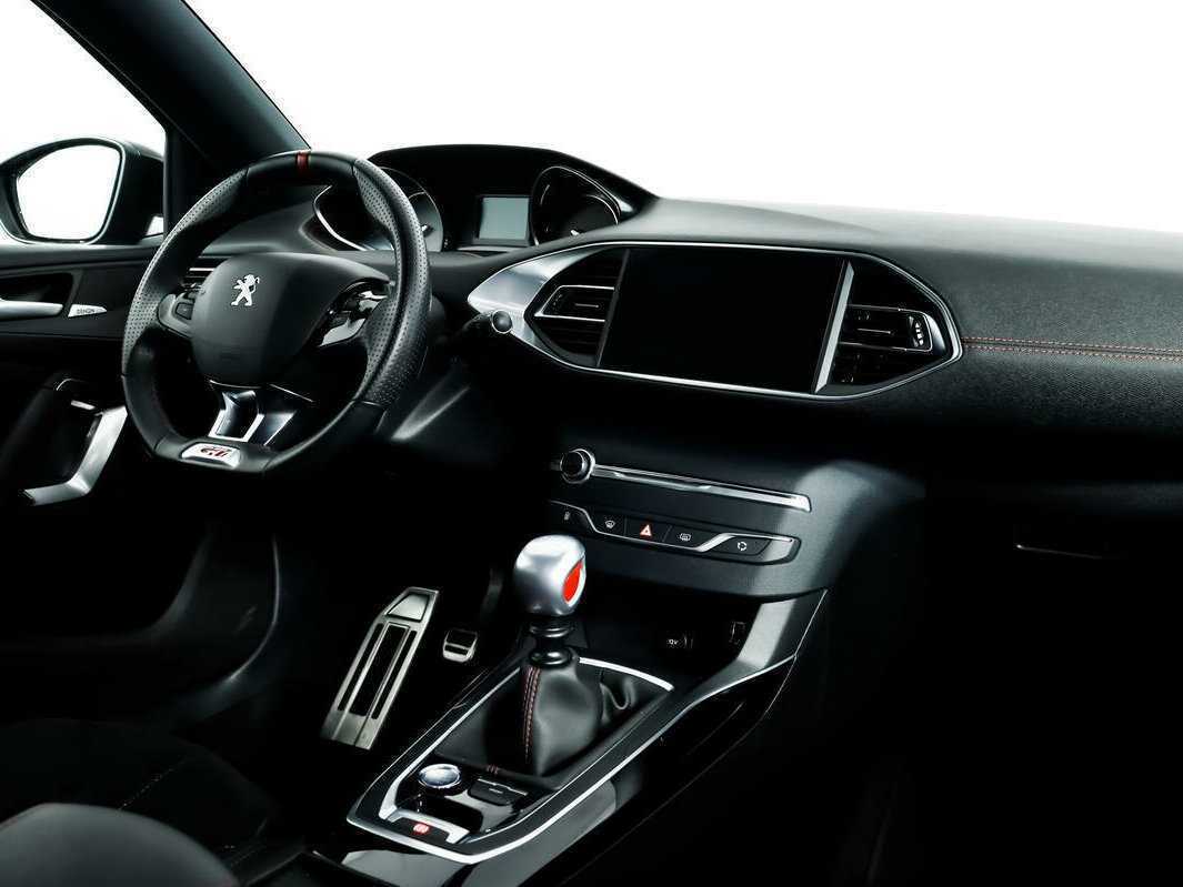 Peugeot 308 GTi с пробегом — 2019 год. Фото: #8