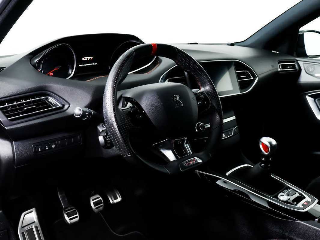 Peugeot 308 GTi с пробегом — 2019 год. Фото: #12