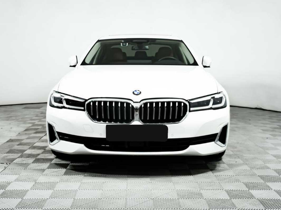 BMW 5 серии с пробегом — 2021 год. Фото: #1