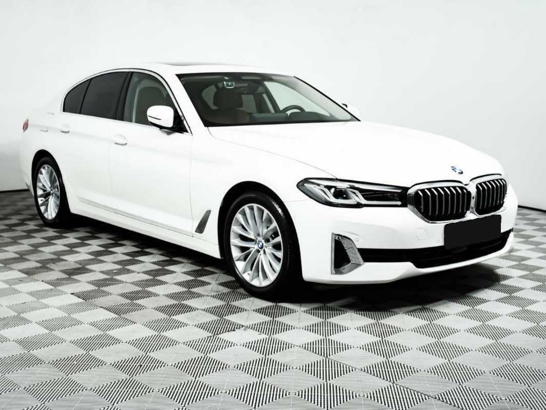 BMW 5 серии с пробегом — 2021 год. Фото: #2