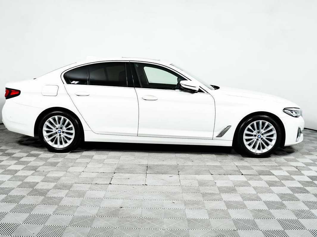 BMW 5 серии с пробегом — 2021 год. Фото: #3