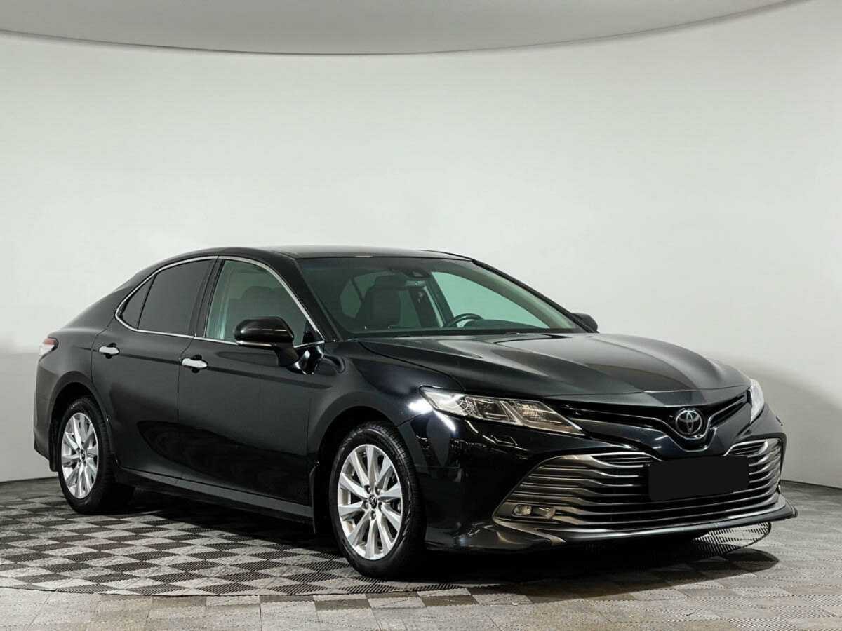 Toyota Camry с пробегом — 2018 год. Фото: #2