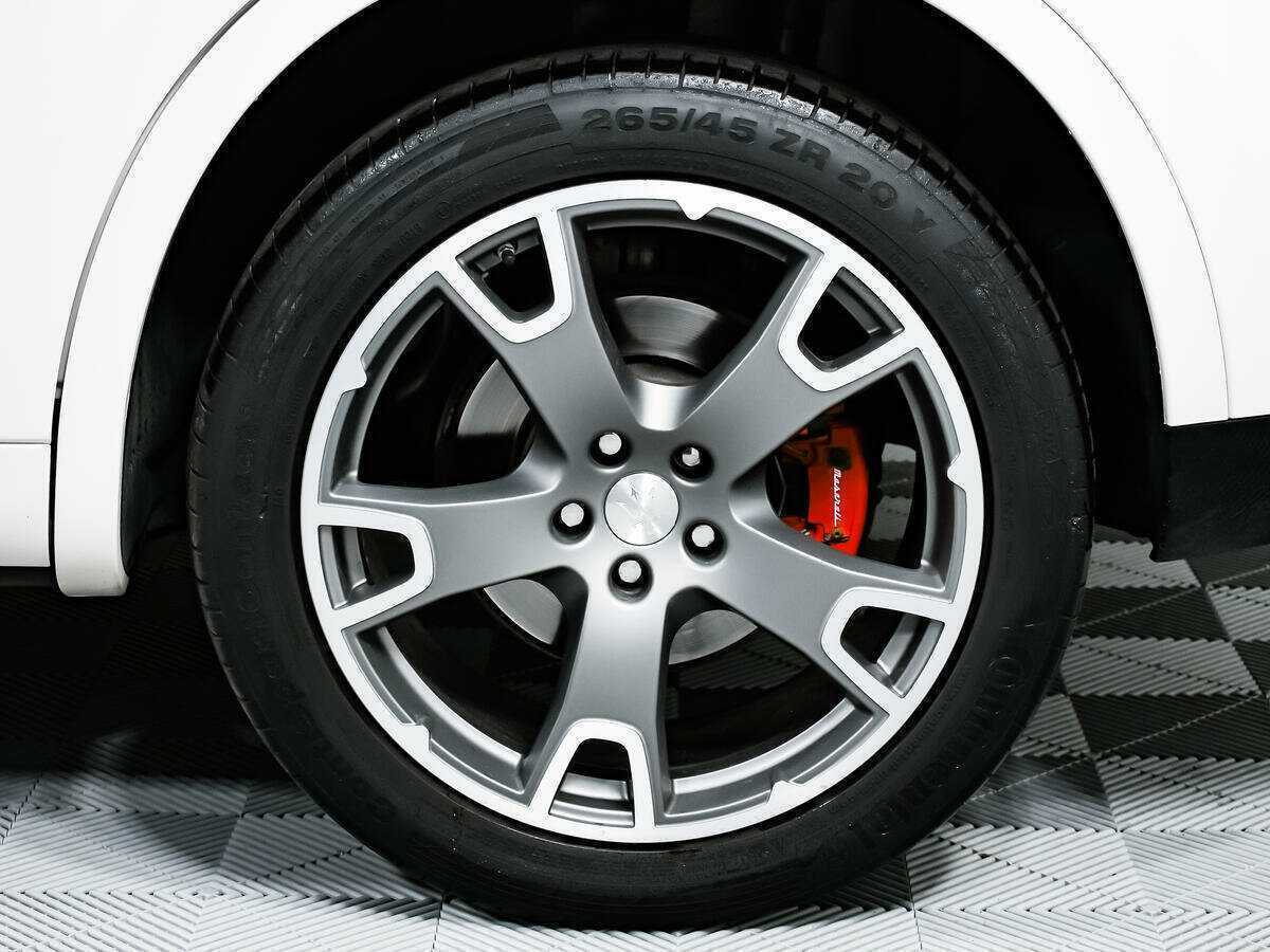 Maserati Levante с пробегом — 2017 год. Фото: #13